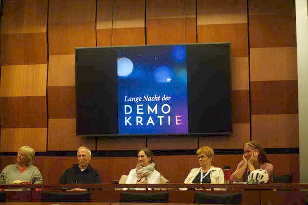 Flensburg, Schleswig-Holstein: Long Night of Democracy at Flensburg City Hall. Here is a sign in the council chamber. Photo taken on October 2, 2026, in Flensburg.