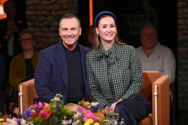 Tim Raue with his wife Katharina Raue during the taping of the RB talk show 3nach9 at Radio Bremen s Studio Bremen, October 2, 2026 Foto:xC.xNiehausx xFuturexImagex 3nach9_6004