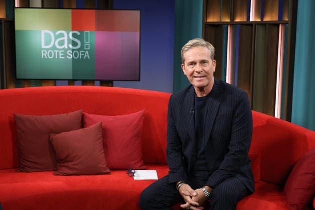 DAS Talk on NDR TV Channel 3. Hinnerk Baumgarten hosts the television show *DAS Rote Sofa*, a live talk show on Norddeutscher Rundfunk. Photo op on October 2, 2026, at the NDR television studio in Hamburg-Lokstedt.