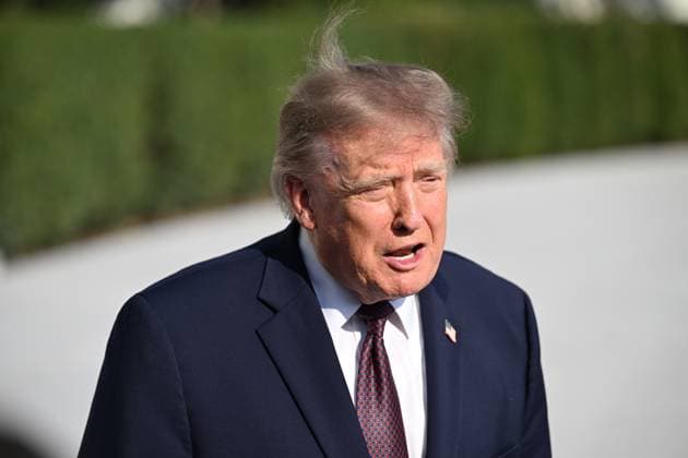 October 2, 2026, Washington, Dc, USA: U.S. President Donald Trump talks to the media before boarding Marine One on the South Lawn of the White House in Washington, DC, United States, on October 2, 2026. Washington USA - ZUMAs197 20261002_aaa_s197_277 Copyright: xKylexMazzax