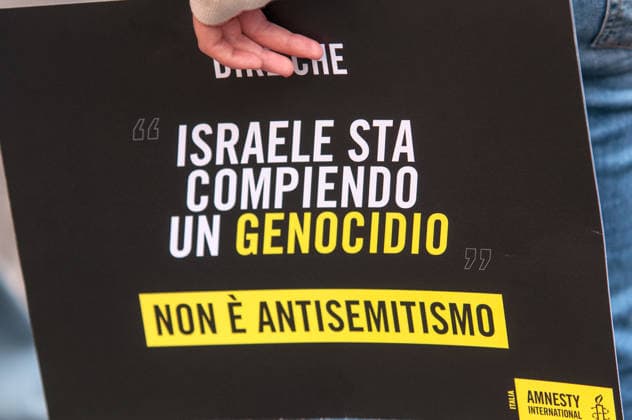 RECORD DATE NOT STATED IPA89236179 - October 2, 2026, Rome: Protesters gathered in front of the Chamber of Deputies, arguing that Bill 1004 could curb criticism of Israel by equating it with racial hatred. P.S.: The photo may be used provided that the context in which it was taken is respected and there is no intent to defame or disparage the dignity of the individuals depicted.  Copyright: xStefanoxRonchinix xStefanoxRonchinix IPA89236179