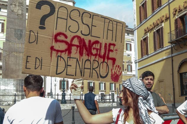 RECORD DATE NOT STATED IPA89236184 - October 2, 2026, Rome: Protesters gathered in front of the Chamber of Deputies, arguing that Bill 1004 could curb criticism of Israel by equating it with racial hatred. P.S.: The photo may be used provided that the context in which it was taken is respected and there is no intent to defame or disparage the dignity of the individuals depicted.  Copyright: xStefanoxRonchinix xStefanoxRonchinix IPA89236184