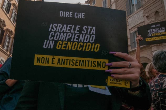 RECORD DATE NOT STATED IPA89236204 - October 2, 2026, Rome: Protesters gathered in front of the Chamber of Deputies, arguing that Bill 1004 could curb criticism of Israel by equating it with racial hatred. P.S.: The photo may be used provided that the context in which it was taken is respected and there is no intent to defame or disparage the dignity of the individuals depicted.  Copyright: xStefanoxRonchinix xStefanoxRonchinix IPA89236204