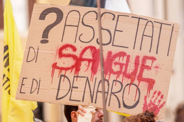 RECORD DATE NOT STATED IPA89236225 - October 2, 2026, Rome: Protesters gathered in front of the Chamber of Deputies, arguing that Bill 1004 could curb criticism of Israel by equating it with racial hatred. P.S.: The photo may be used provided that the context in which it was taken is respected and there is no intent to defame or disparage the dignity of the individuals depicted.  Copyright: xStefanoxRonchinix xStefanoxRonchinix IPA89236225