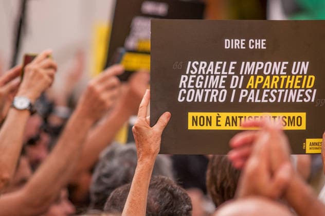 RECORD DATE NOT STATED IPA89236235 - October 2, 2026, Rome: Protesters gathered in front of the Chamber of Deputies, arguing that Bill 1004 could curb criticism of Israel by equating it with racial hatred. P.S.: The photo may be used provided that the context in which it was taken is respected and there is no intent to defame or disparage the dignity of the individuals depicted.  Copyright: xStefanoxRonchinix xStefanoxRonchinix IPA89236235