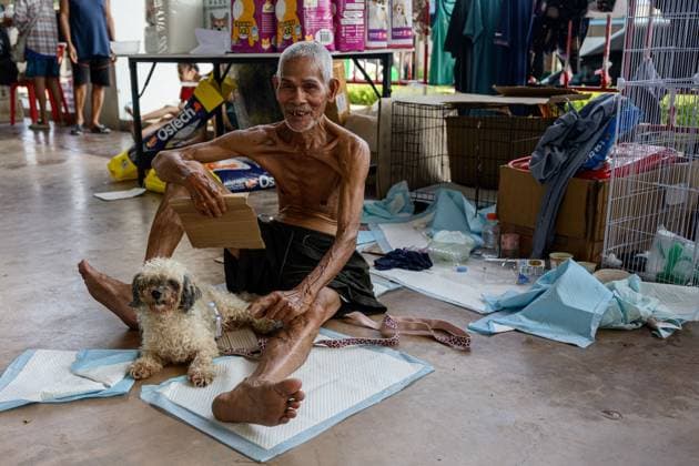 October 1, 2026, Bangkok, Thailand: BANGKOK, THAILAND, OCTOBER 1, 2026: Flood evacuees stay at a temporary shelter at Chao Phraya Surawong Waiyawat (Wor Bunnak) Auditorium inside King MongkutÃ¢â‚¬â ¢s Institute of Technology Ladkrabang (KMITL) in Bangkok, Thailand, as severe flooding continues to affect Lat Krabang and surrounding communities. The shelter provides temporary accommodation for residents displaced by flooding, with rows of temporary sleeping areas filling the auditorium as people wait for conditions to improve. Bangkok Thailand - ZUMAq101 20261001_zna_q101_173 Copyright: xWatsawatxKoktabtimx