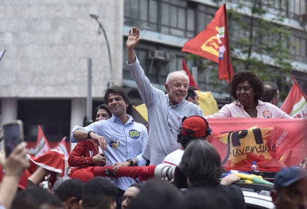 Braziian President Luiz Inacio Lula da Silva, candidate for re-election, participates in a campaign walk in Recife Brazil s President Luiz Inacio Lula da Silva (PT), candidate for re-election, participates in a campaign walk downtown Rio de Janeiro, in Brazil, this Friday, October 2nd, 2026. Photo: ANGELO DUARTE ENQUADRAR ESTADAO CONTEUDO RIO DE JANEIRO RIO DE JANEIRO BRAZIL  Copyright: xANGELOxDUARTEx