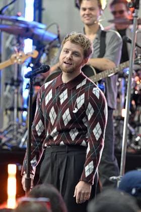 RECORD DATE NOT STATED (NEW) Alexander Warren Hughes is an Amarican singer and song writer.October 2nd 2026, New YorkCity, New York, U. S. A. Alexander Warren has performed at NBC s TODAY CITI CONCERT SERIES at Rockefeller Plaza. Warren began his carreer as an independent musician selling his own until he signed on with Atlantic Records in 2022. Alexander Warren s music appeals to audiences of different tastes, such as Rock, Jazz, Folk, and Classical music. Credit: Victor M. Matos Thenews2(Foto: Victor M. Matos Thenews2 imago images)  Copyright: xVictorxM.xMatosx