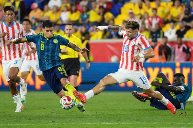 Gustavo Puerta (L) of Colombia in action against Julio Enciso of Paraguay during a friendly match at Sports Illustrated Stadium in New Jersey, United States, 02 October 2026. Friendly Match - Colombia vs. Paraguay !ACHTUNG: NUR REDAKTIONELLE NUTZUNG! Copyright: xÁngelxColmenaresx AMDEP3449 20261003-55021573492_1