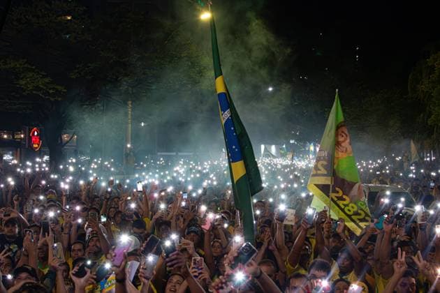 RECORD DATE NOT STATED Presidential candidate Flavio Bolsonaro visits the city of Montes Claros in the final stretch of the elections. Montes Claros (MG), 02 10 2026 - Elections Flavio Bolsonaro Montes Claros - Presidential candidate Flavio Bolsonaro, accompanied by Nikolas Ferreira (PL), Samuel Caires (PL), Marco Antonio Moreira da Costa (Novo), Domingos Savio (PL), Flavio Roscoe (PL), during a visit to the city of Montes Claros in the final stretch of the elections, this Friday, October 2, 2026.(Foto: Diego Tavares Thenews2 imago images) Presidential candidate Flavio Bolsonaro visits the city of Montes Claros in the final stretch of the elections. Copyright: xDiegoxTavaresx