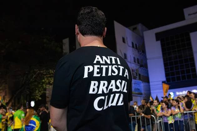 RECORD DATE NOT STATED Presidential candidate Flavio Bolsonaro visits the city of Montes Claros in the final stretch of the elections. Montes Claros (MG), 02 10 2026 - Elections Flavio Bolsonaro Montes Claros - Presidential candidate Flavio Bolsonaro, accompanied by Nikolas Ferreira (PL), Samuel Caires (PL), Marco Antonio Moreira da Costa (Novo), Domingos Savio (PL), Flavio Roscoe (PL), during a visit to the city of Montes Claros in the final stretch of the elections, this Friday, October 2, 2026.(Foto: Diego Tavares Thenews2 imago images) Presidential candidate Flavio Bolsonaro visits the city of Montes Claros in the final stretch of the elections. Copyright: xDiegoxTavaresx