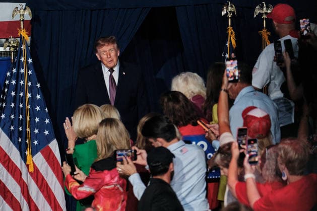 October 2, 2026, Mobile, Alabama, U.S: October 2, 2026 Mobile, Alabama USA: US President Donald Trump looks at the crowd as he walks out to speak at the Mitchell Center at the University of South Alabama. Mobile U.S - ZUMAa14_ 20261002_zaf_a14_003 Copyright: xDanxAndersonx
