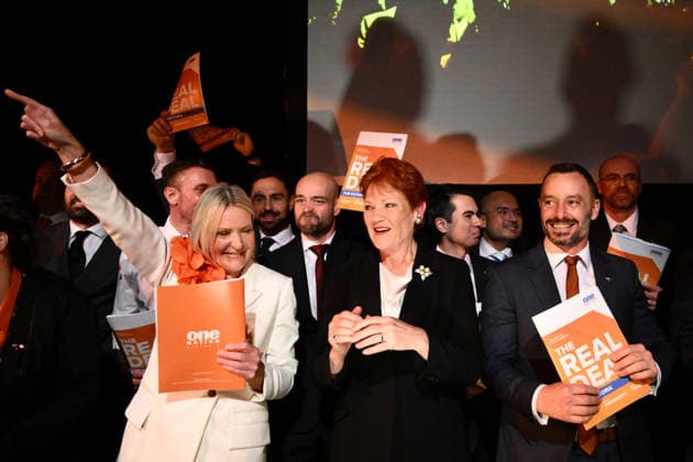 ONE NATION CAMPAIGN LAUNCH, One Nation leader Pauline Hanson (centre) is joined on stage by One Nation Victoria leader Warren Pickering (right) and candidate Colleen Harkin (left) during the launch of the One Nation 2026 Victorian State Campaign at in Melbourne, Saturday, October 3, 2026. ( NO ARCHIVING MELBOURNE VICTORIA Australia  Copyright: xJOELxCARRETTx 20261003114824068979