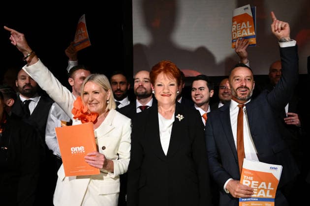 ONE NATION CAMPAIGN LAUNCH, One Nation leader Pauline Hanson (centre) is joined on stage by One Nation Victoria leader Warren Pickering (right) and candidate Colleen Harkin (left) during the launch of the One Nation 2026 Victorian State Campaign at in Melbourne, Saturday, October 3, 2026. ( NO ARCHIVING MELBOURNE VICTORIA Australia  Copyright: xJOELxCARRETTx 20261003168458114770