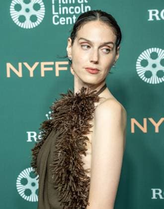 October 2, 2026, Bronx, New York, USA: Eva Victor wearing dress by Loewe attends screening of Behemoth at annual NYFF64 at Alice Tully Hall at Lincoln Center in New York, NY on October 2, 2026. Bronx USA - ZUMAr339 20261002_znp_r339_057 Copyright: xLevxRadinx