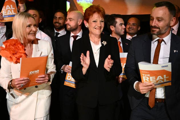 ONE NATION CAMPAIGN LAUNCH, One Nation leader Pauline Hanson (centre) is joined on stage by One Nation Victoria leader Warren Pickering (right) and candidate Colleen Harkin (left) during the launch of the One Nation 2026 Victorian State Campaign at in Melbourne, Saturday, October 3, 2026. ( NO ARCHIVING MELBOURNE VICTORIA Australia Copyright: xJOELxCARRETTx 20261003161243569184