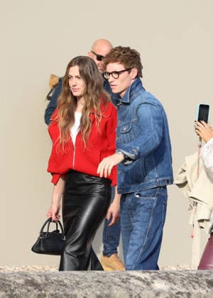 Eddie Redmayne and Hannah Bagshawe at the Givenchy Spring Summer 2026 Women’s Ready-to-Wear Collection fashion show during Paris Fashion Week (PFW) on October 2, 2026. Denis Guignebourg, Bestimage. Celebrities at Givenchy’s Spring Summer 2026 Women’s Ready-to-Wear Collection fashion show at Paris Fashion Week (PFW) on October 2, 2026, Paris, France  Copyright: xDenisxGuignebourgx xBestimagexDenisxGuignebourgx xBestimagex