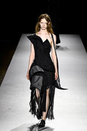 Yohji Yamamoto Women s Ready-to-Wear Spring Summer 2027 Collection Fashion Show during Paris Fashion Week, on October 2, 2026 Bestimage Yohji Yamamoto Fashion Show Women s Ready-to-Wear Spring Summer 2027 Collection during Paris Fashion Week, on October 2, 2026, in Paris, France Paris France Copyright: xAgencex xBestimagexAgencex xBestimagex