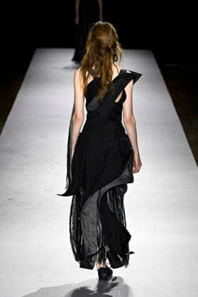 Yohji Yamamoto Women s Ready-to-Wear Spring Summer 2027 Collection Fashion Show during Paris Fashion Week, on October 2, 2026 Bestimage Yohji Yamamoto Fashion Show Women s Ready-to-Wear Spring Summer 2027 Collection during Paris Fashion Week, on October 2, 2026, in Paris, France Paris France Copyright: xAgencex xBestimagexAgencex xBestimagex