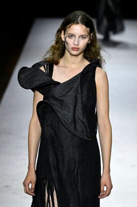 Yohji Yamamoto Women s Ready-to-Wear Spring Summer 2027 Collection Fashion Show during Paris Fashion Week, on October 2, 2026 Bestimage Yohji Yamamoto Fashion Show Women s Ready-to-Wear Spring Summer 2027 Collection during Paris Fashion Week, on October 2, 2026, in Paris, France Paris France Copyright: xAgencex xBestimagexAgencex xBestimagex