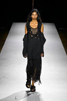 Yohji Yamamoto Women s Ready-to-Wear Spring Summer 2027 Collection Fashion Show during Paris Fashion Week, on October 2, 2026 Bestimage Yohji Yamamoto Fashion Show Women s Ready-to-Wear Spring Summer 2027 Collection during Paris Fashion Week, on October 2, 2026, in Paris, France Paris France Copyright: xAgencex xBestimagexAgencex xBestimagex