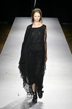 Yohji Yamamoto Women s Ready-to-Wear Spring Summer 2027 Collection Fashion Show during Paris Fashion Week, on October 2, 2026 Bestimage Yohji Yamamoto Fashion Show Women s Ready-to-Wear Spring Summer 2027 Collection during Paris Fashion Week, on October 2, 2026, in Paris, France Paris France  Copyright: xAgencex xBestimagexAgencex xBestimagex
