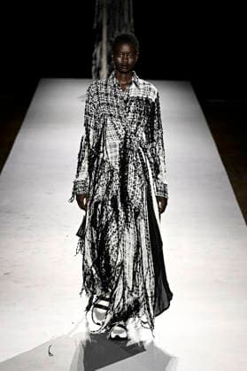 Yohji Yamamoto Women s Ready-to-Wear Spring Summer 2027 Collection Fashion Show during Paris Fashion Week, on October 2, 2026 Bestimage Yohji Yamamoto Fashion Show Women s Ready-to-Wear Spring Summer 2027 Collection during Paris Fashion Week, on October 2, 2026, in Paris, France Paris France  Copyright: xAgencex xBestimagexAgencex xBestimagex