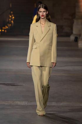 Victoria Beckham Women s Ready-to-Wear Spring Summer 2027 Collection Fashion Show during Paris Fashion Week, on October 2, 2026, in Paris, Bestimage Victoria Beckham Fashion Show Women s Ready-to-Wear Spring Summer 2027 Collection during Paris Fashion Week, on October 2, 2026, in Paris, France Paris France Copyright: xAgencex xBestimagexAgencex xBestimagex