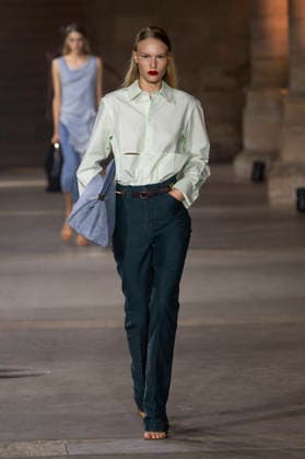 Victoria Beckham Women s Ready-to-Wear Spring Summer 2027 Collection Fashion Show during Paris Fashion Week, on October 2, 2026, in Paris, Bestimage Victoria Beckham Fashion Show Women s Ready-to-Wear Spring Summer 2027 Collection during Paris Fashion Week, on October 2, 2026, in Paris, France Paris France  Copyright: xAgencex xBestimagexAgencex xBestimagex