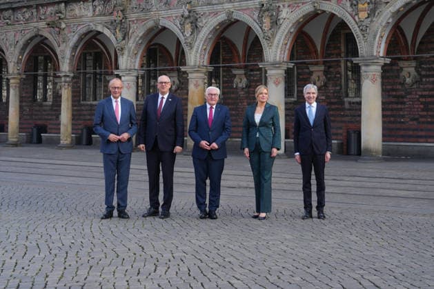 Unification Day celebrations in Bremen: Federal Chancellor Friedrich Merz (CDU), together with Andreas Bovenschulte, President of the Bundesrat, Federal President Frank-Walter Steinmeier, Bundestag President Julia Kloeckner, and Stephan Harbarth, President of the Federal Constitutional Cou