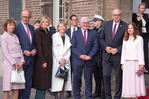 German Unity Day celebrations in Bremen: Charlotte Merz with her husband, Federal Chancellor Friedrich Merz (CDU), together with Bundestag President Julia Kloeckner, Elke Buedenbender and Federal President Frank Walter Steinmeier, as well as Andreas Bovenschulte, President of the Bundesrat, and h
