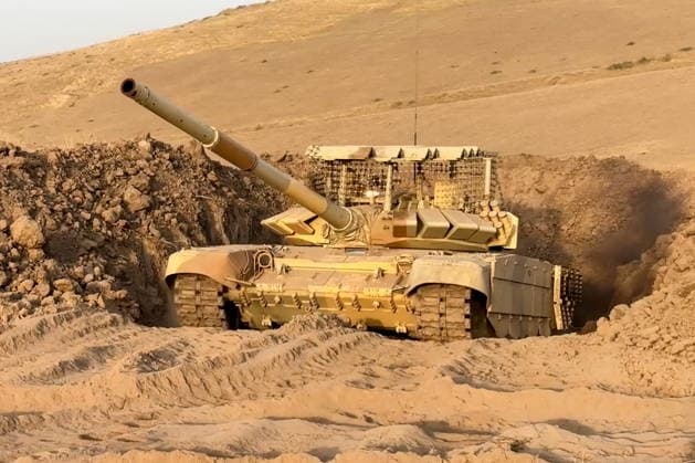 TAJIKISTAN - OCTOBER 3, 2026: Russian tank crews destroy a simulated enemy during the Tsentr Centre 2026 military exercise held at the Lyaur training ground. Video screen grab. Best quality available Tajikistan - ZUMAt113 20261003_zaa_t113_001 Copyright: xRussianxDefencexMinistryx