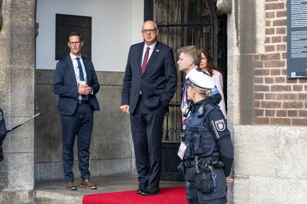 Celebrating German Unity Day in Bremen: German Unity Day 2026 celebrations, Bremen, October 3, 2026, Bremen, Germany, October 3, 2026 Celebrating German Unity Day in Bremen at the Market Square, City Hall on October 3, 2026 in Bremen, Germany Photo by Axel Kaste Andreas Bovenschulte, President of the Bundesrat, Mayor of Bremen, Bremen Market Tag d. Dt. Einheit 3.10.26 LR-1025