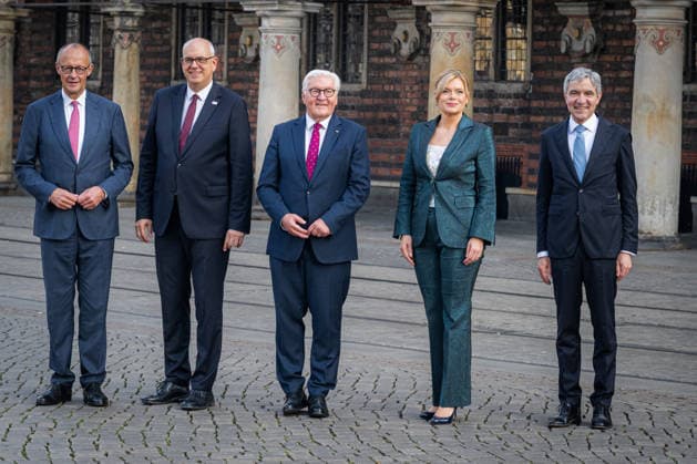 Celebrating German Unity Day in Bremen: German Unity Day 2026 celebrations, Bremen, October 3, 2026, Bremen, Germany, October 3, 2026 Celebrat Tag d. Dt. Einheit 3.10.26 LR-1088