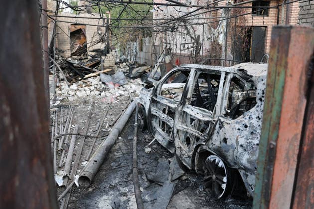 RUSSIA, DONETSK - OCTOBER 3, 2026: A house suffers damage from a drone strike on Donetsk s Kiyevsky District Donetsk Russia  - ZUMAt113 20261003_zaa_t113_028 Copyright: xDmitryxYagodkinx