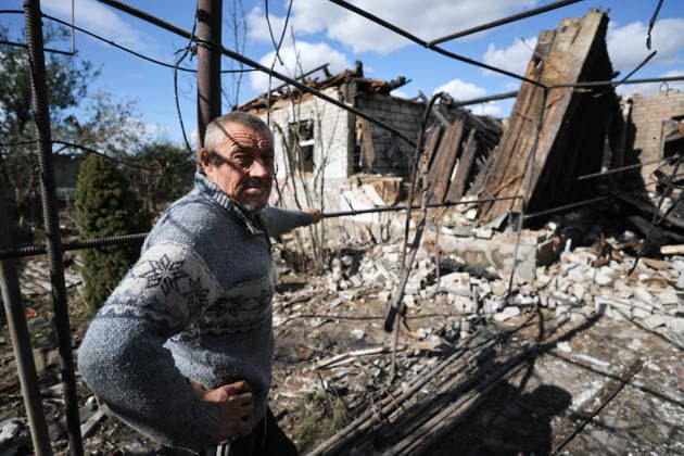 RUSSIA, DONETSK - OCTOBER 3, 2026: A house suffers damage from a drone strike on Donetsk s Kiyevsky District Donetsk Russia  - ZUMAt113 20261003_zaa_t113_034 Copyright: xDmitryxYagodkinx