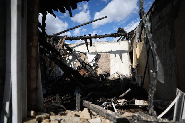 RUSSIA, DONETSK - OCTOBER 3, 2026: A house suffers damage from a drone strike on Donetsk s Kiyevsky District Donetsk Russia  - ZUMAt113 20261003_zaa_t113_043 Copyright: xDmitryxYagodkinx