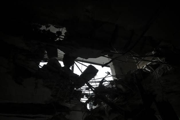 RECORD DATE NOT STATED Aftermath of Israeli Strike on Residential Building in Gaza City (INT) Aftermath of Israeli Strike on Residential Building in Gaza City, On October 3, 2026, Gaza, Palestine: The aftermath of an Israeli airstrike on a residential building in the Rimal neighborhood of western Gaza City early Saturday, which killed five Palestinians and wounded others. Rescue crews searched the rubble following the strike. The casualties were reported by local medical sources. Credit: Mohammed M. Skaik TheNews2(Foto: Mohammed Skaik Thenews2 imago images) Aftermath of Israeli Strike on Residential Building in Gaza City Copyright: xMohammedxSkaikx