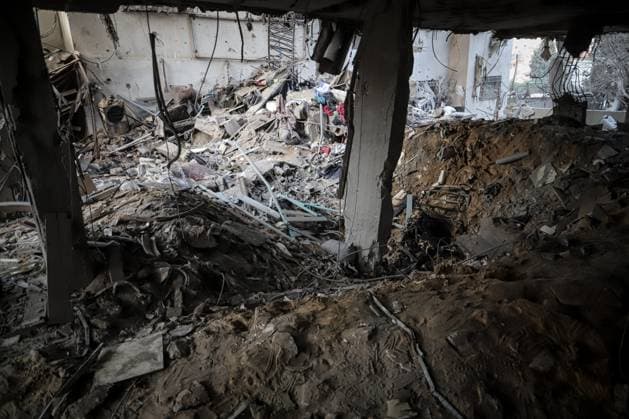 RECORD DATE NOT STATED Aftermath of Israeli Strike on Residential Building in Gaza City (INT) Aftermath of Israeli Strike on Residential Building in Gaza City, On October 3, 2026, Gaza, Palestine: The aftermath of an Israeli airstrike on a residential building in the Rimal neighborhood of western Gaza City early Saturday, which killed five Palestinians and wounded others. Rescue crews searched the rubble following the strike. The casualties were reported by local medical sources. Credit: Mohammed M. Skaik TheNews2(Foto: Mohammed Skaik Thenews2 imago images) Aftermath of Israeli Strike on Residential Building in Gaza City Copyright: xMohammedxSkaikx