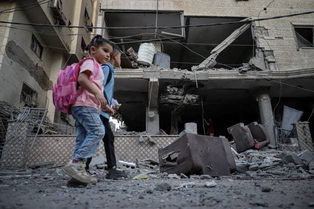 RECORD DATE NOT STATED Aftermath of Israeli Strike on Residential Building in Gaza City (INT) Aftermath of Israeli Strike on Residential Building in Gaza City, On October 3, 2026, Gaza, Palestine: The aftermath of an Israeli airstrike on a residential building in the Rimal neighborhood of western Gaza City early Saturday, which killed five Palestinians and wounded others. Rescue crews searched the rubble following the strike. The casualties were reported by local medical sources. Credit: Mohammed M. Skaik TheNews2(Foto: Mohammed Skaik Thenews2 imago images) Aftermath of Israeli Strike on Residential Building in Gaza City Copyright: xMohammedxSkaikx