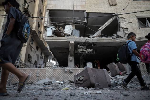 RECORD DATE NOT STATED Aftermath of Israeli Strike on Residential Building in Gaza City (INT) Aftermath of Israeli Strike on Residential Building in Gaza City, On October 3, 2026, Gaza, Palestine: The aftermath of an Israeli airstrike on a residential building in the Rimal neighborhood of western Gaza City early Saturday, which killed five Palestinians and wounded others. Rescue crews searched the rubble following the strike. The casualties were reported by local medical sources. Credit: Mohammed M. Skaik TheNews2(Foto: Mohammed Skaik Thenews2 imago images) Aftermath of Israeli Strike on Residential Building in Gaza City Copyright: xMohammedxSkaikx