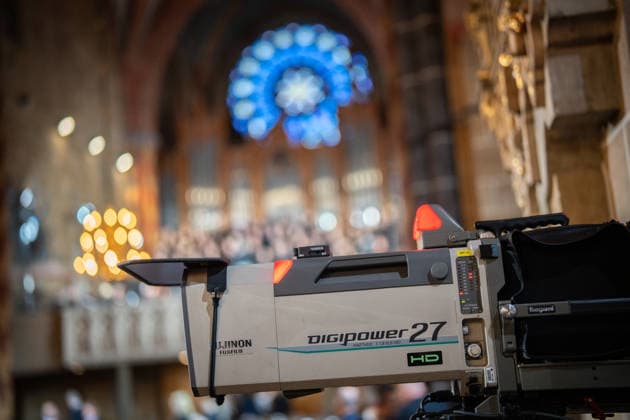Ecumenical service at St. Petri Cathedral Fujifilm Fujinon Digipower 27 HD; ZDF will broadcast the service live using state-of-the-art technology Official central celebrations for German Unity Day 2026 in Bremen, Bremen, Germany, downtown