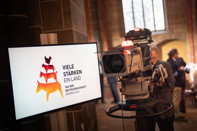Ecumenical service at St. Petri Cathedral Fujifilm Fujinon Digipower 27 HD; ZDF will broadcast the service live using state-of-the-art technology Official central celebrations for German Unity Day 2026 in Bremen, Bremen, Germany, downtown