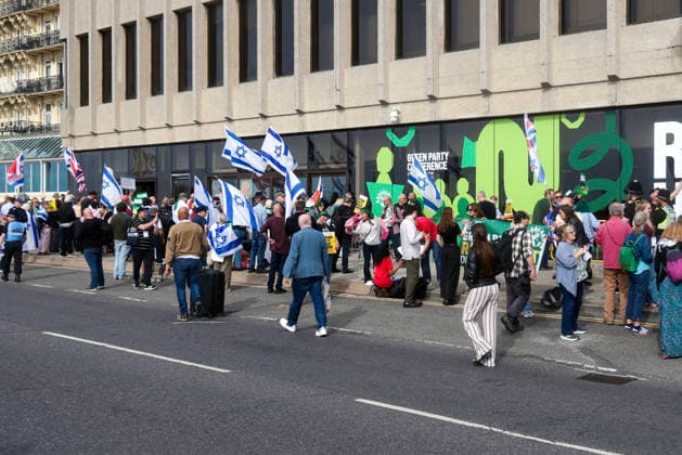 . 03 10 2026. Brighton, United Kingdom. Green Party Conference Day 2. Zionist protest & counter protest outside the Green Party Conference on day two at the Brighton Centre, Brighton.  xMartynxWheatleyx xi-Imagesx IIM-27041-0046