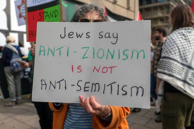 . 03 10 2026. Brighton, United Kingdom. Green Party Conference Day 2. Zionist protest & counter protest outside the Green Party Conference on day two at the Brighton Centre, Brighton.  xMartynxWheatleyx xi-Imagesx IIM-27041-0051