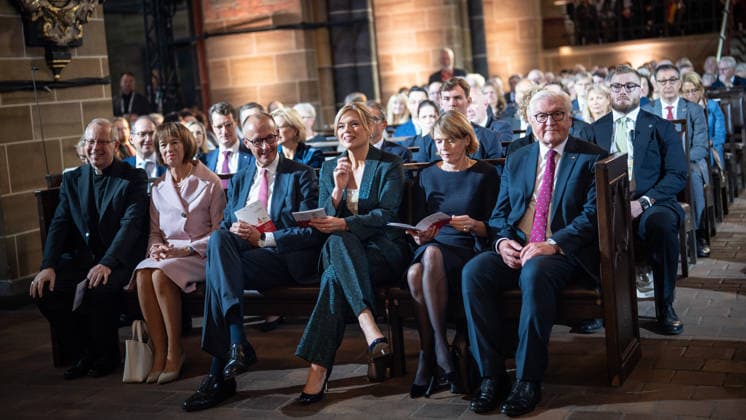 Ecumenical Service at St. Petri Cathedral: Hubertus van Megen, Apostolic Nuncio to Germany; Charlotte Merz, wife of Friedrich Merz; Friedrich Merz, Federal Chancellor; Julia Klöckner, President of the Bundestag; Elke Büdenbinder, wife of Frank-Walter Steinmeier; Frank-Walter Steinmeier