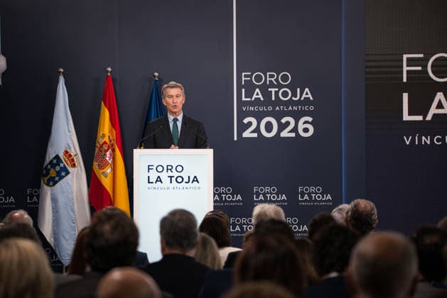 Third Day of the La Toja Vínculo Atlántico Forum Alberto Núnez Feijóo, president of the Popular Party, during the La Toja Vínculo Atlántico Forum on October 3, 2026, in O Grove, Pontevedra, Galicia, Spain. The La Toja Vínculo Atlántico Forum is a renowned annual forum for debate and reflection focused on the defense of liberal democracy, the Atlantic partnership, and international cooperation. Founded in 2019 on the initiative of Josep Piqué, Amancio López Seijas, and the Hotusa Group, it brings together prominent political and business leaders, academics, and representatives of civil society on the island of La Toja. OCTOBER 3, 2026 Elena Ferná O Grove, Pontevedra, Galicia O Grove, Pontevedra, Galicia, Spain Copyright: xElenaxFernandezx 7817706
