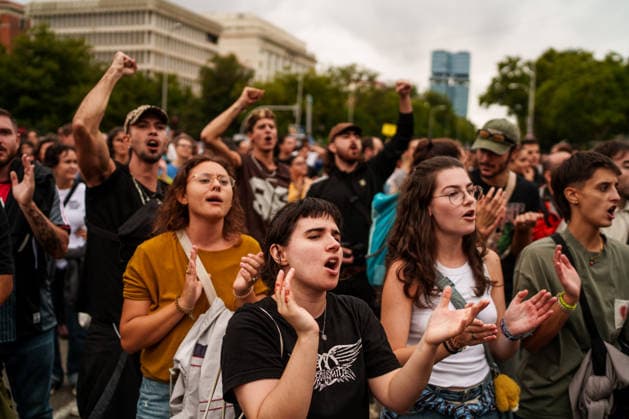 Housing Protest in Madrid: A large crowd gathered during the protest to demand a reduction in rental prices on October 3, 2026, in Madrid, Spain. The Tenants’ Union organized the march to demand changes in housing policies and greater protection for renters. Prime Minister Pedro Sánchez, will spend the next few hours analyzing what happened yesterday, Friday, in Congress following the rejection of the two royal decrees on housing, and will be monitoring the public reaction in the streets to decide whether to ultimately call early general elections. OCTOBER 3, 2026 Madrid, Spain Copyright: xMatiasxChiofalox 7817824