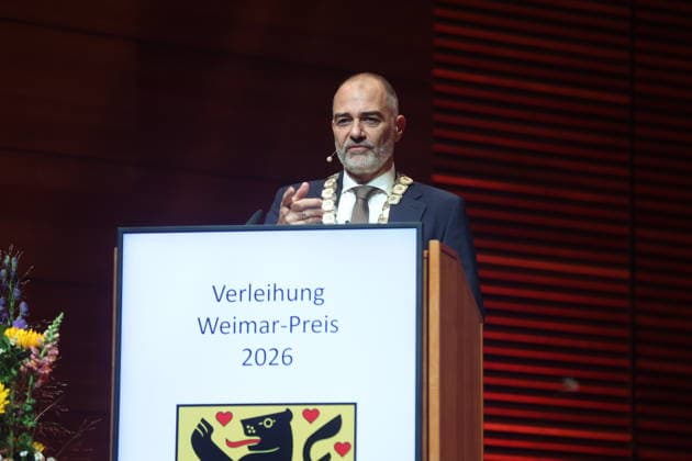 Weimar Prize Awarded to Ute Freudenberg Weimar, October 3, 2026 Weimar Prize Awarded to Ute Freudenberg Pictured: Mayor Peter Klein The aw Copyright: xMatthiasxGränzdörferx