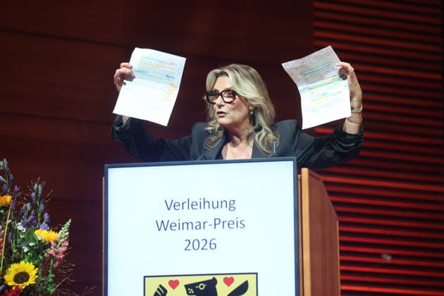 Weimar Prize Awarded to Ute Freudenberg Weimar, October 3, 2026 Weimar Prize Awarded to Ute Freudenberg, pictured: singer Kim Fischer. The award ce Copyright: xMatthiasxGränzdörferx